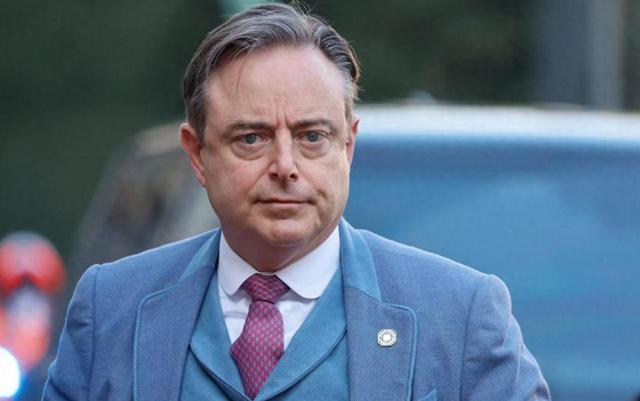 （比利时首相德韦弗）