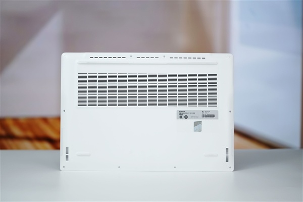 续航轻松超苹果MacBook!荣耀MagicBook Pro 16 2026图赏