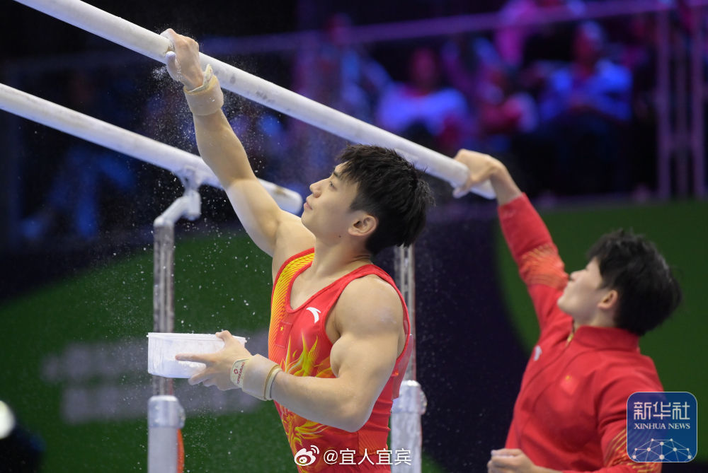 【邹敬园成就体操世锦赛双杠“五冠王”】第54届世界体操锦标赛25日在