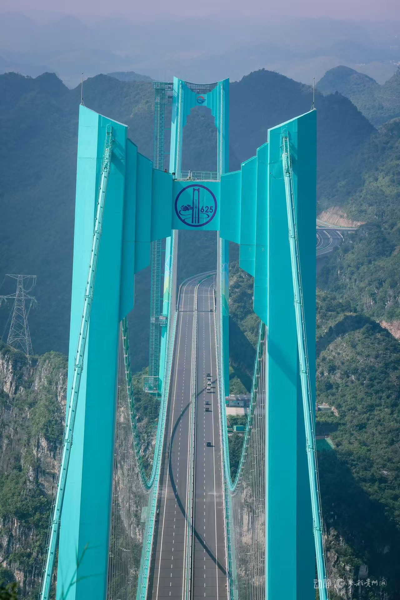 花江峡谷大桥正式建成通车