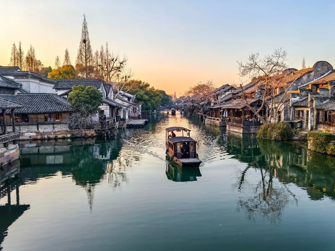 摄图网_700961701_乌镇西栅水乡的宁静风光(企业商用).jpg