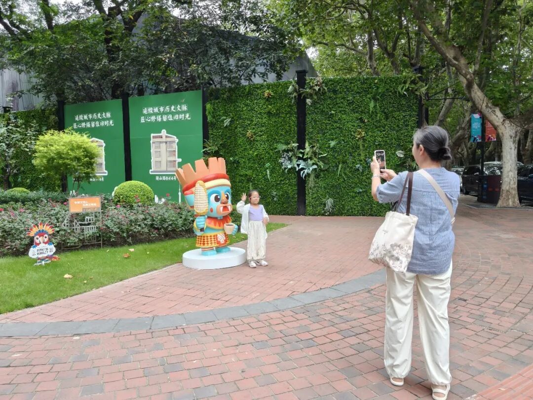 图5-天平花园市民打卡.jpg