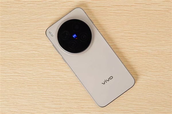 vivo X500系列入网:一共3款旗舰 首发2nm芯片天玑9600 Pro
