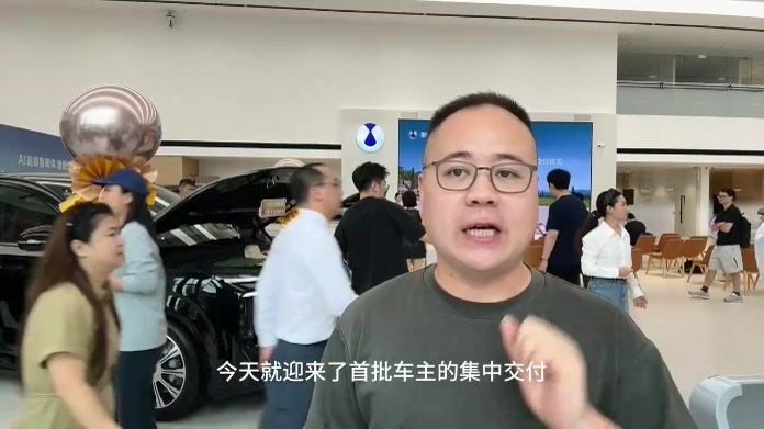 腾势N8L纯电上市即交付！售29.98万起，续航960km，前备箱208L