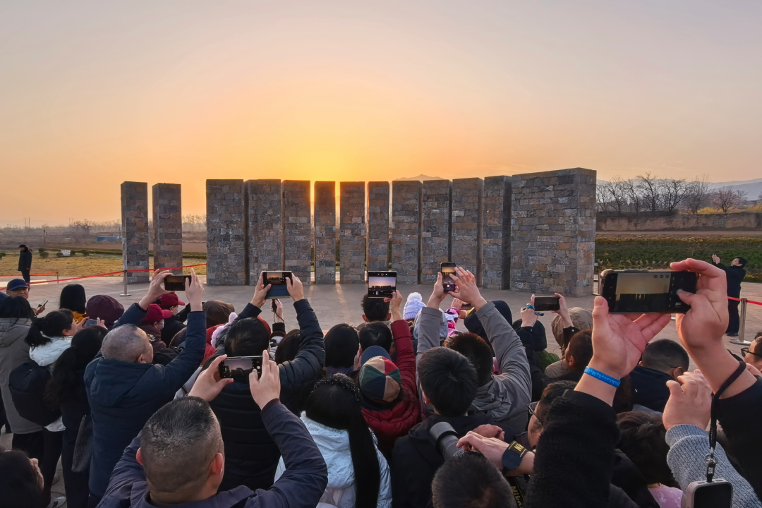 ▲春分当日的陶寺遗址观象台