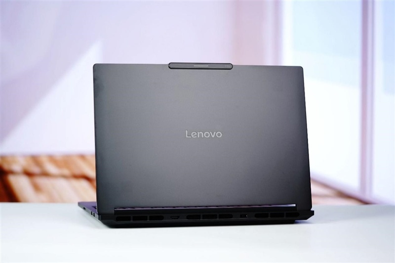 聚焦超级工程与科研生产力！Lenovo P16v 2026工作站评测：NVIDIA RTX PRO Blackwell加持 物理断网跑AI