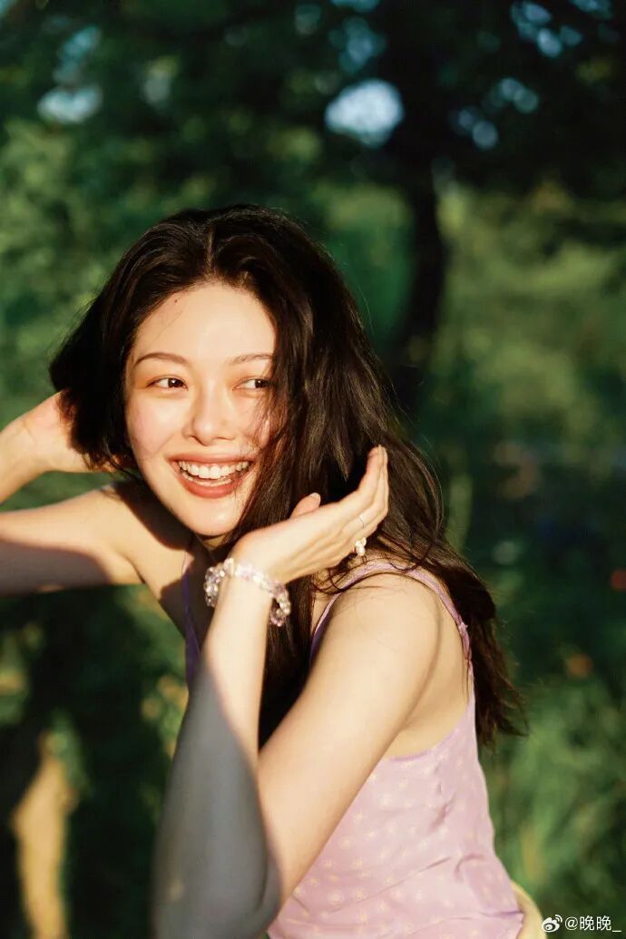 【泡泡玛特持股网红晚晚公司股份 】晚晚品牌首月销售额破千万 近日,于
