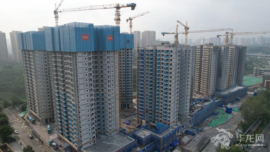 项目将全面进入二次结构和装饰装修工程建设。第1眼TV-华龙网记者 李文科 摄