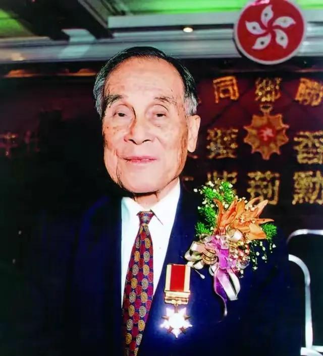 1984年，邓小平来到霍英东修建的温泉宾馆，满意地说：开放搞对了