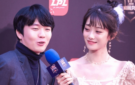 伤得太深！小钰离婚后主握全程低迷 却被批“摆臭脸”