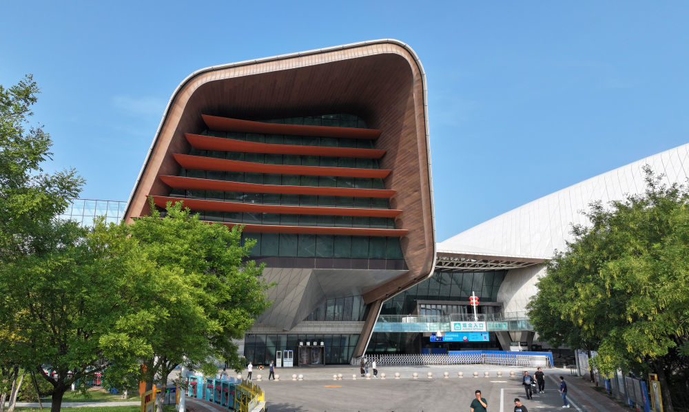 2024年9月27日在中新天津生态城拍摄的国家海洋博物馆一景（无人机照片）。新华社记者 李然 摄