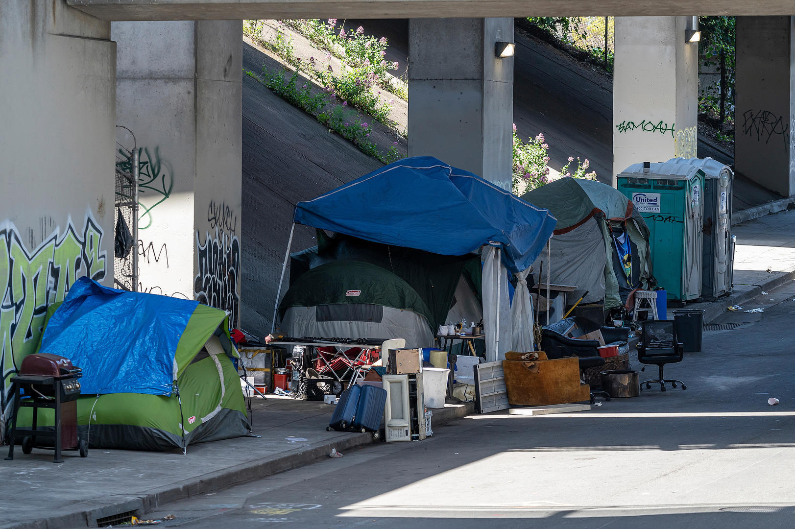 美国奥克兰街头的营地 图据视觉中国