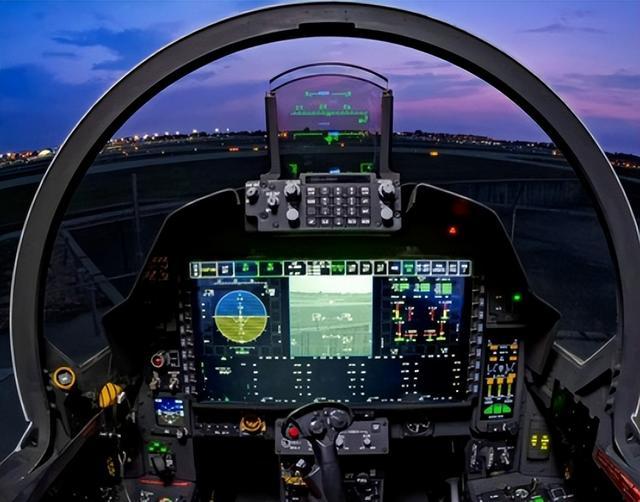 （F-15EX座舱全面升级）