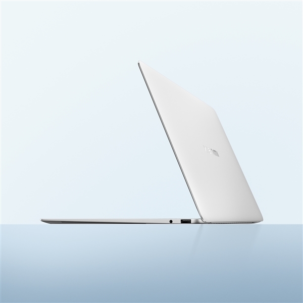 小米笔记本Pro 14三配色外观公布:白色、雅灰、柔雾蓝