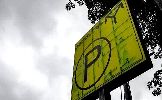 乱收费时代结束！2026全国统一停车新规，司机每停一次都在省钱-有驾