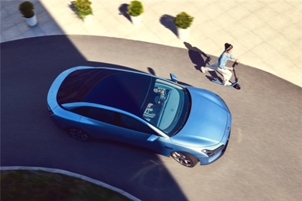 油费是电费4倍！高油价倒逼油转电：中国电车在全球爆单