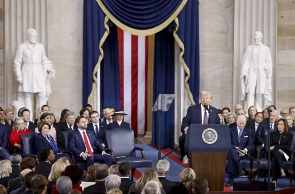 特朗普一度在民主党打压下接近破产,但最终重回白宫