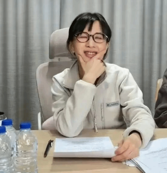 papi酱直播带货“有毒”宠物用品!引发网友热议