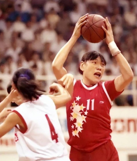 台湾姑娘吴明华的自立路:从“蔡崇信太太”,到女子NBA冠军老板
