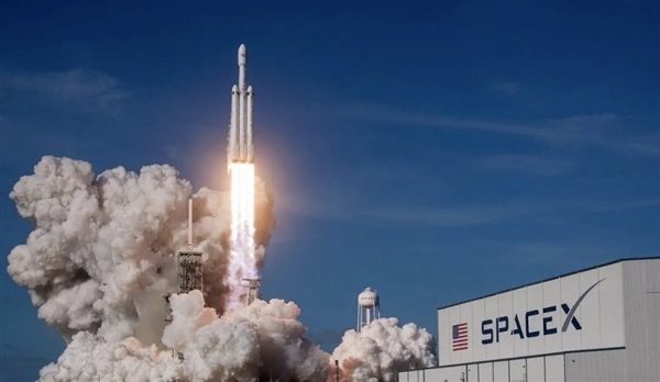 SpaceX成太空网约车！龙飞船成功送4名宇航员进入国际空间站