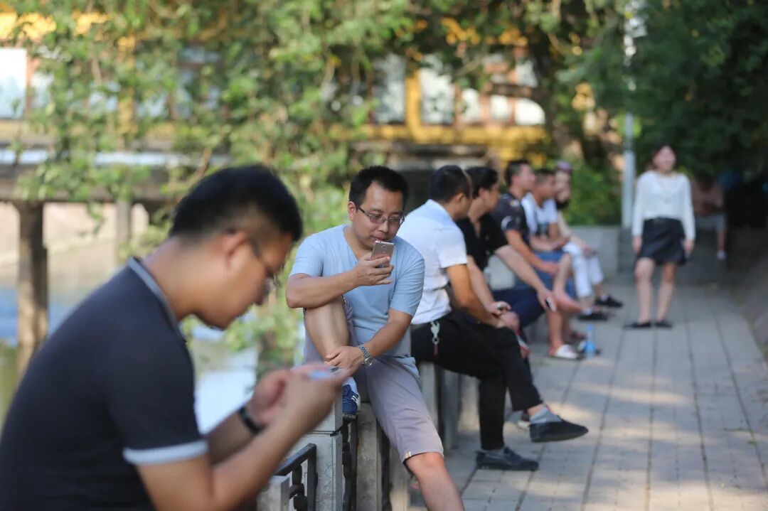 告别千元手机！低价数字化期间秩序了