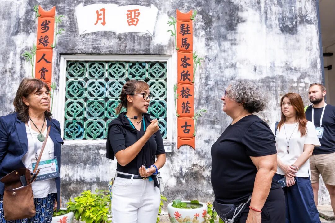文化局向來澳嘉賓介紹澳門世界文化遺產,推廣本澳歷史文化特色。2.jpg
