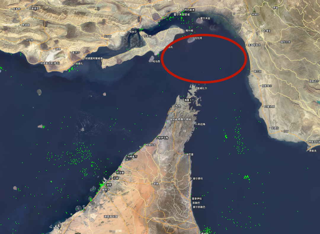 3月6日船只实时动态图显示,大量船只停靠在波斯湾内外,几乎没有船只通过霍尔木兹海峡