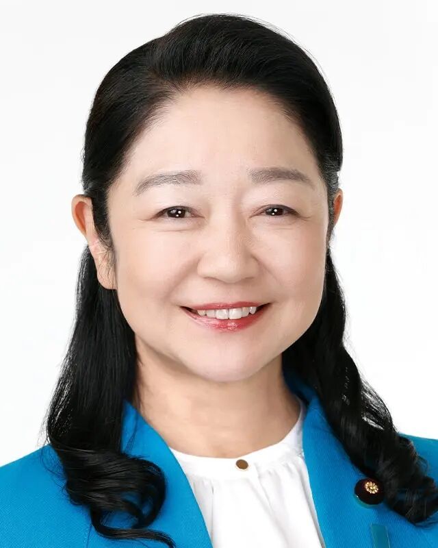 01_shirasaka_official_portrait_jimin.jpg