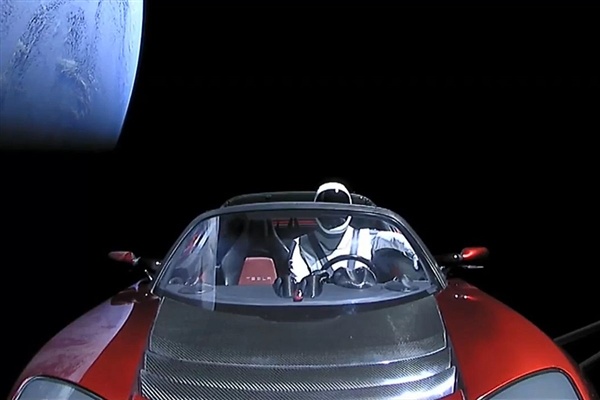 马斯克:我蓝本那辆特斯拉现在正在地球火星之间翱游 至少还要飞1000万年
