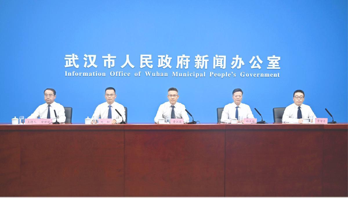 发布人合照(1).png