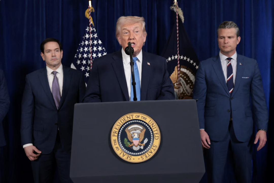 2026日,美国总统唐纳德·特朗普在佛罗里达州棕榈滩的海湖庄园俱乐部举行新闻发布会。图源:路透社