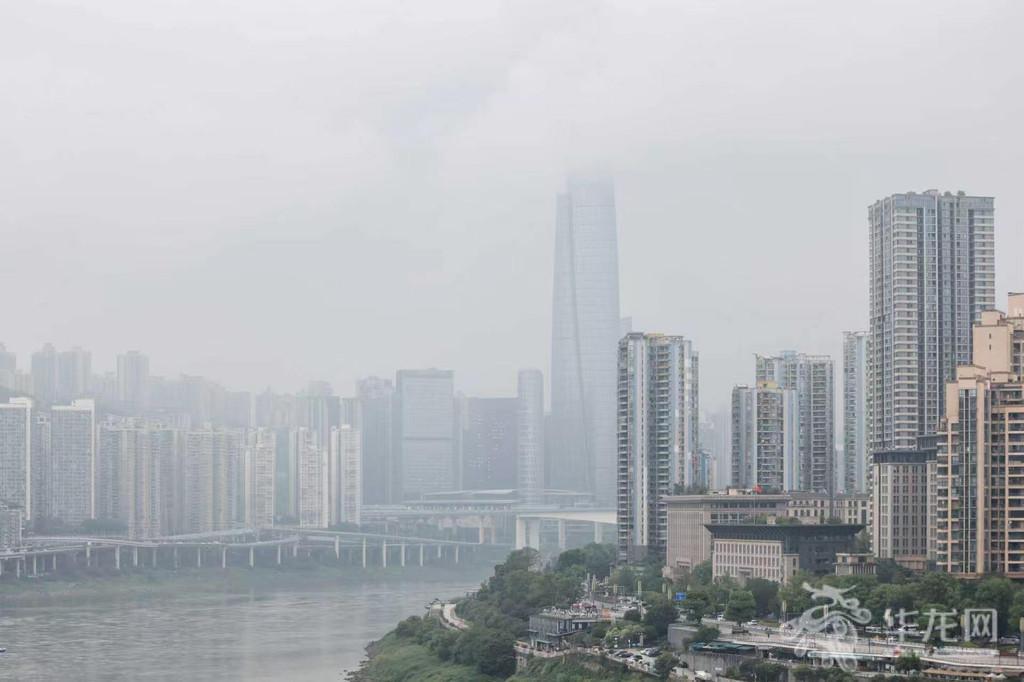 今日重庆中心城区有雨。第1眼TV-华龙网记者 李一鸣 摄