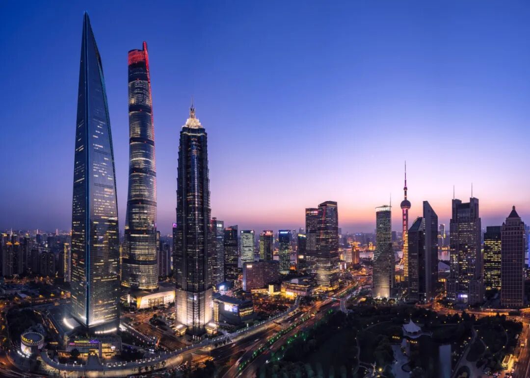 摄图网_500648416_上海陆家嘴城市建筑风光_(企业商用).jpg