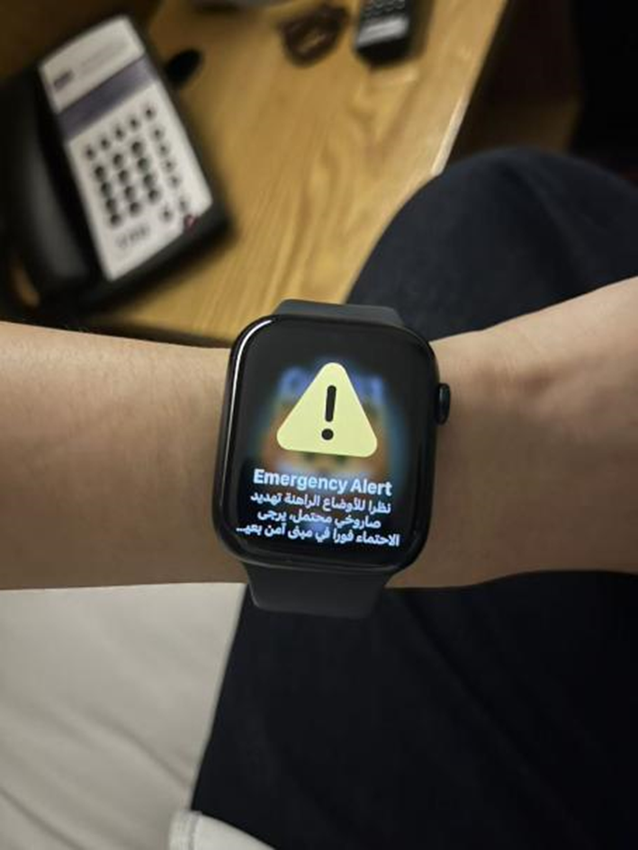 凌晨手表震动收到紧急通知。(图/受访者提供)