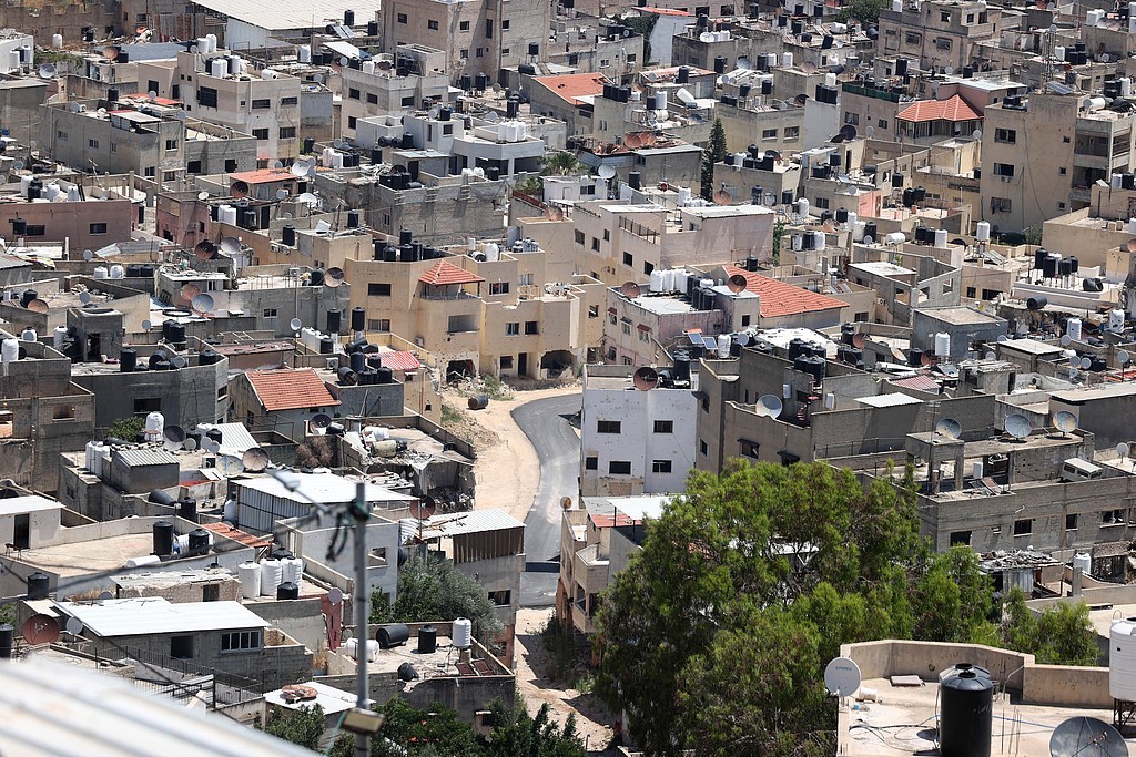 当地时间4日,以色列军事行动导致约旦河西岸杰宁地区基础设施严重受损。图源:视觉中国