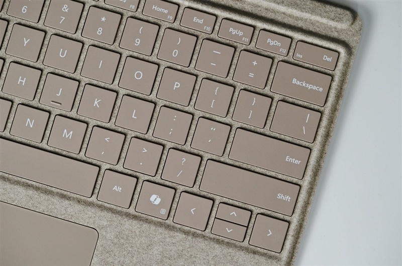 新一代 Surface Pro，13英寸评测：性能能效进步巨大 核显媲美最新X86