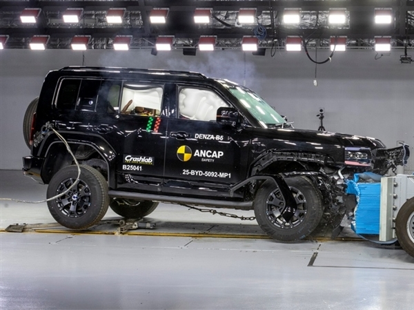 方程豹豹5拿下澳洲5星安全评级 结果因太硬撞飞测试车反被扣8分