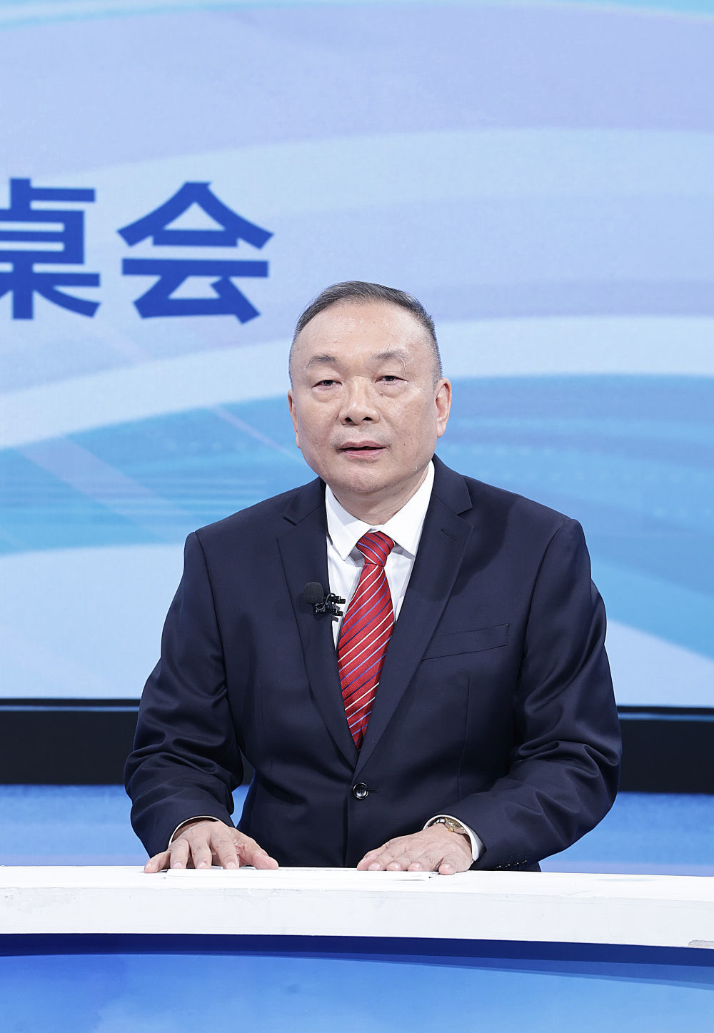 华南理工大学工商管理学院教授张振刚在第三十五期“中国经济圆桌会”大型全媒体访谈节目录制现场发言。新华社记者 张玉薇 摄
