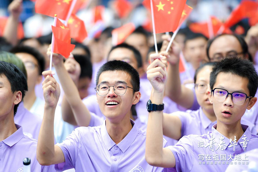 台上精彩讲述引来台下阵阵喝彩。主办方供图