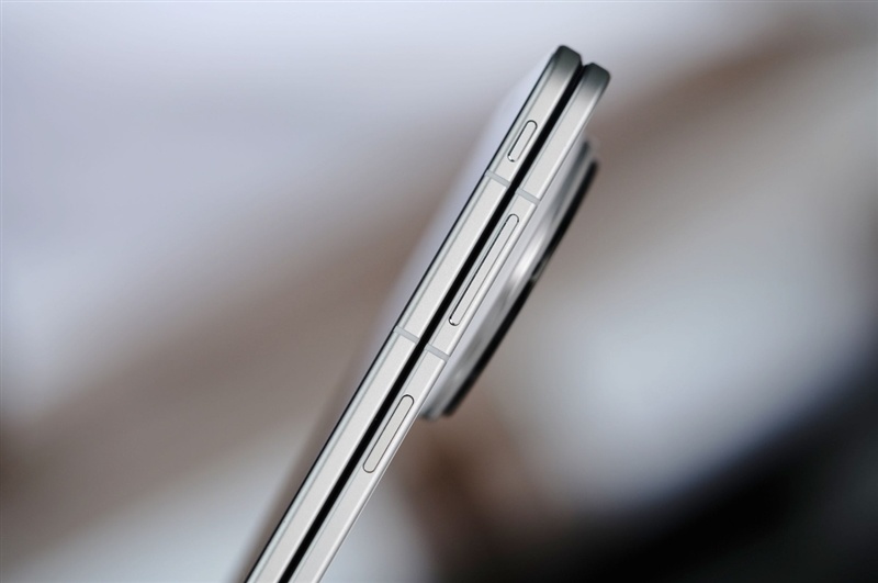超强小V单同款影像系统 vivo X Fold6手机全面评测：一款用出了电脑味儿的大折屏