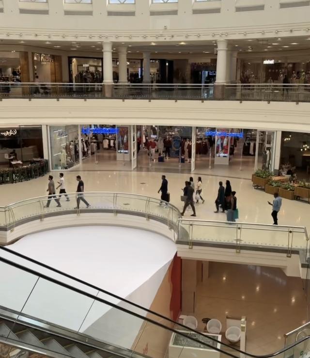 小唐拍摄的商场照片 受访者供图