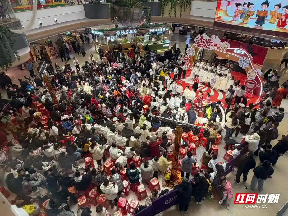 全民阅读在湖南各地蔚然成风。