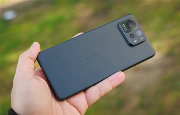 一吨旧手机炼出375克黄金！老板亲述：回收价暴涨 客商天天来收货