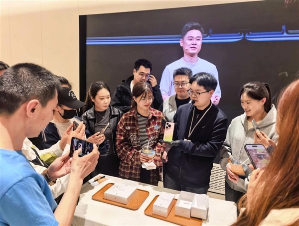 首销火爆！搭载HarmonyOS 6.1的华为Pura 90系列 不啻好意思瞻念更好用