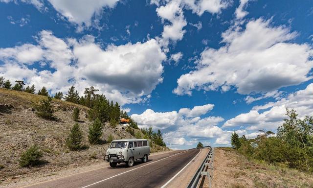 高速一天干1800公里，真的亲身经历过，18小时从福建开到石家庄不罚单，全程只停3次加油泡面不等人-有驾