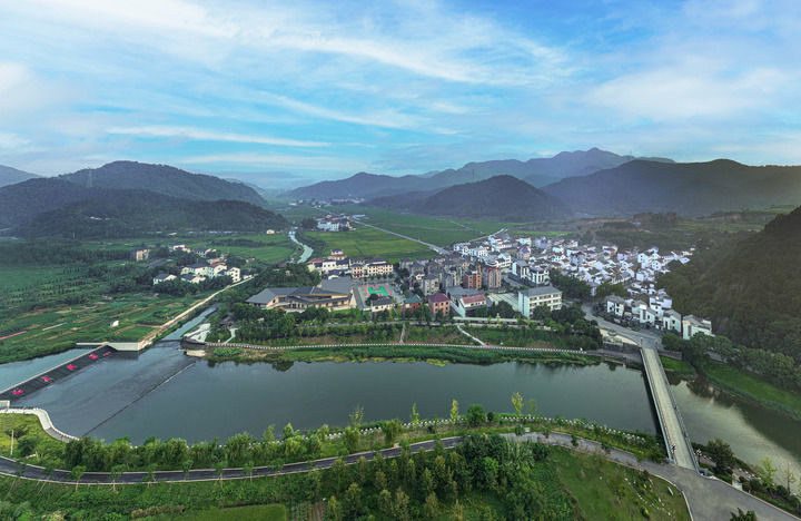 这是2025年6月10日拍摄的浙江省诸暨市枫桥镇枫源村。新华社发（王灵杰 摄）