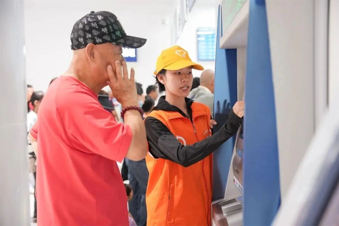 老年人买火车票优惠措施再优化【明日起,年满60周岁及以上老年人购买1