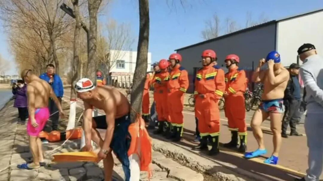 王凡不凡!大庆七旬老人拿10万奖金建了支公益水上救生队(图2)