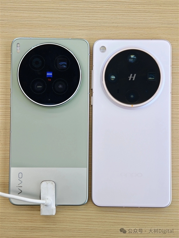 vivo X300 Ultra真机实拍:双拼色+大圆Deco 相机感十足