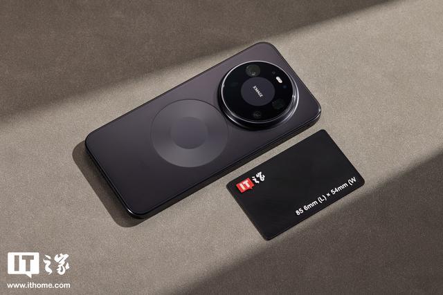 IT之家开箱：华为 Mate 80 Pro Max 风驰版图赏